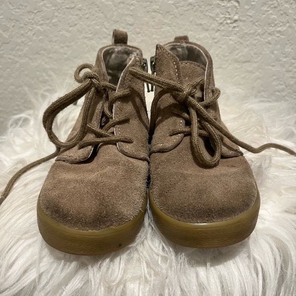 GAP Chukka Suede Shoes - Picture 3 of 8